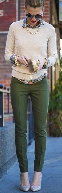 what color goes with army green pants