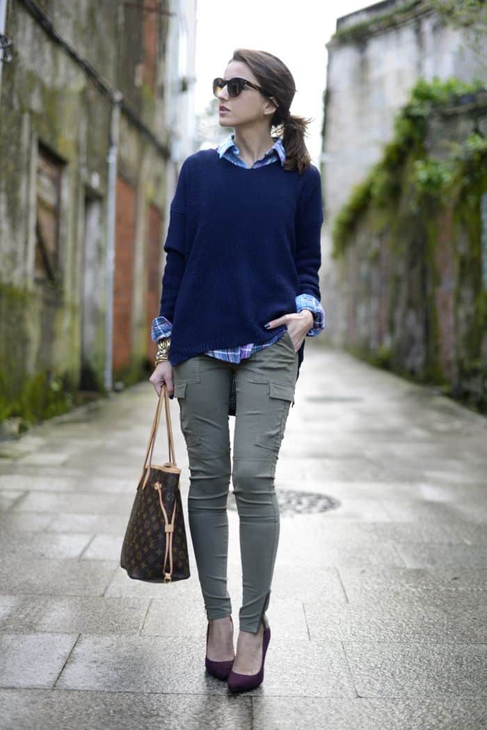 what color goes with indigo sweater