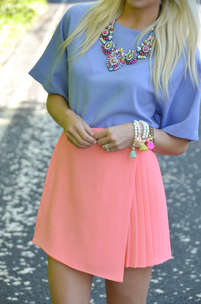 colors that go with periwinkle blouse