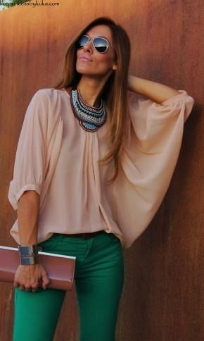 colors that go with salmon blouse
