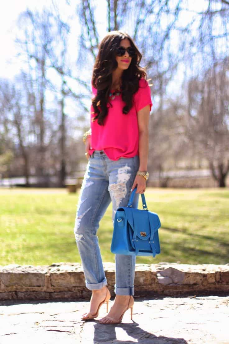 what color goes with sky blue bag