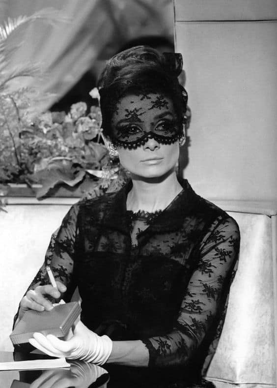 Audry Hepburn in black veil
