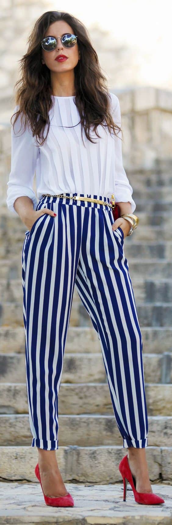 how to wear striped trousers with red heels