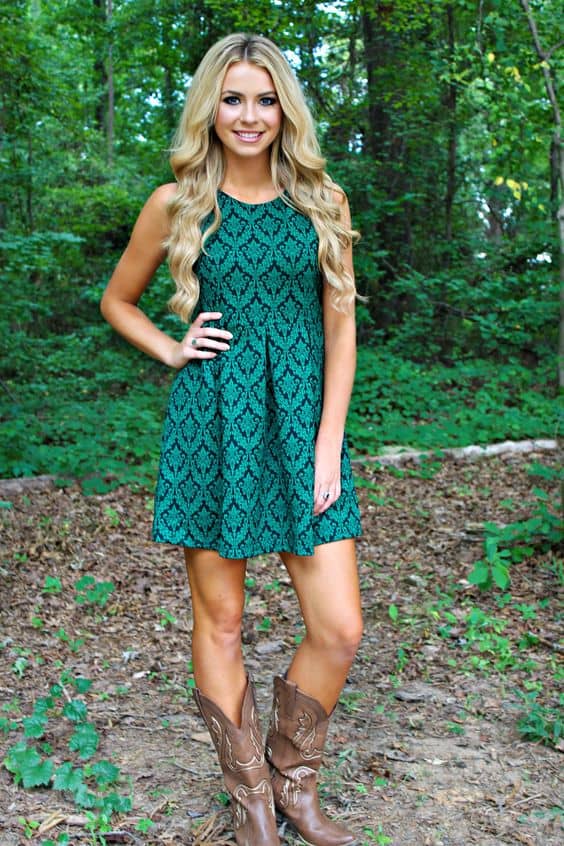 Country Girl Style Outfits & Tips green dress