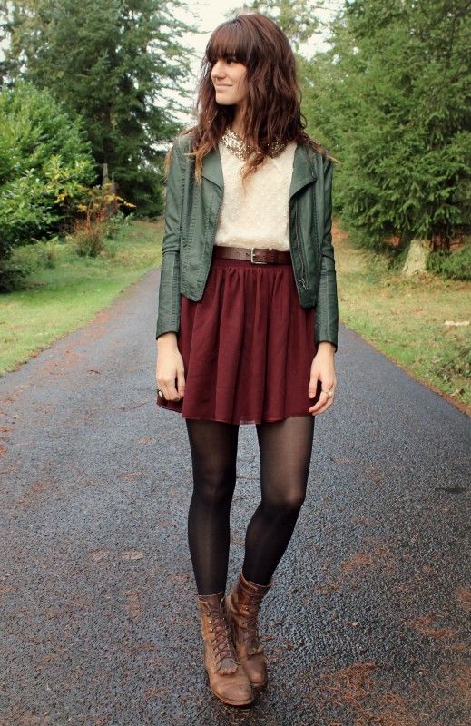what color goes with maroon skirt skater