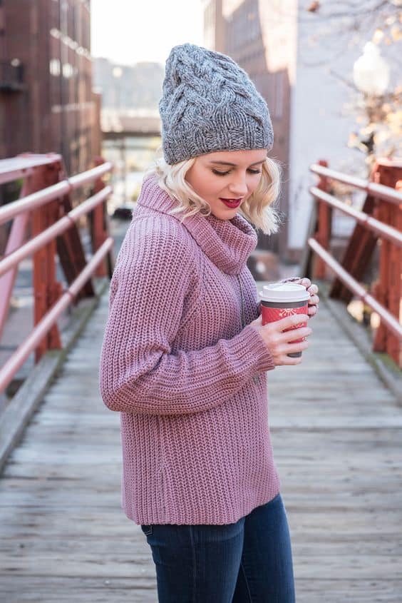 what color goes with light purple knitted sweater