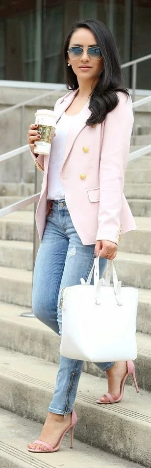 colors that go with light pink jacket
