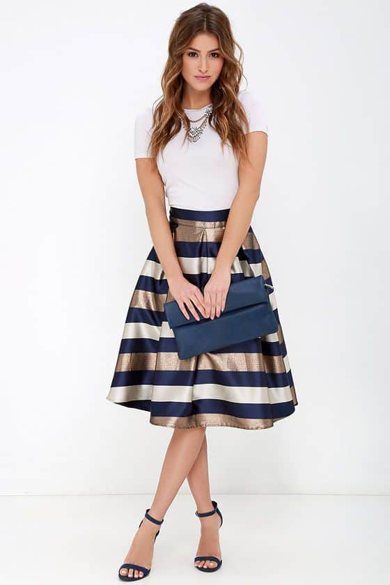 what color goes with navy blue clutch