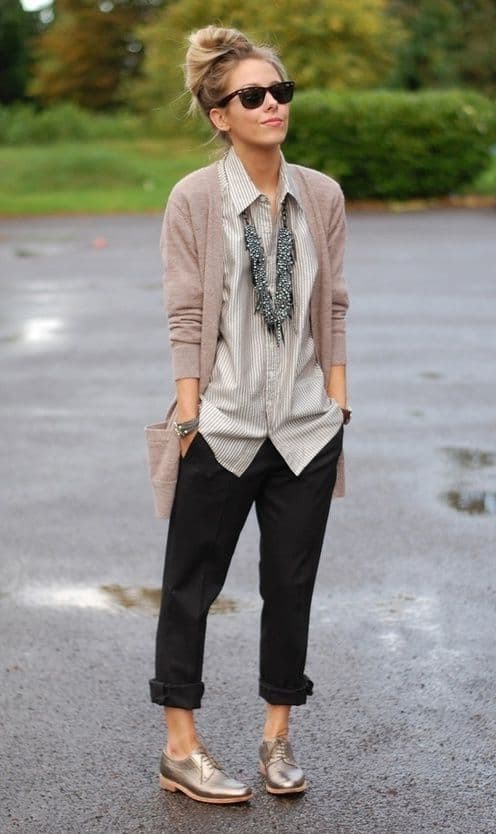 colors that go with taupe cardigan