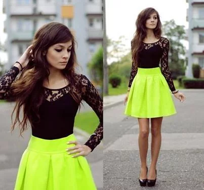 how to wear yellow skirt with black top