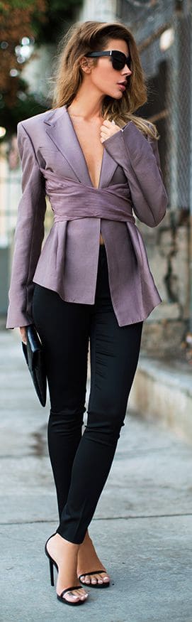 whay color goes with mauve blazer
