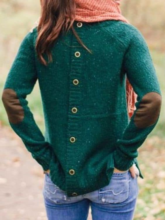 what color goes with teal green sweater