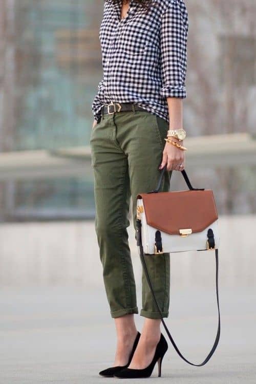 outfit with khaki green utility jeans