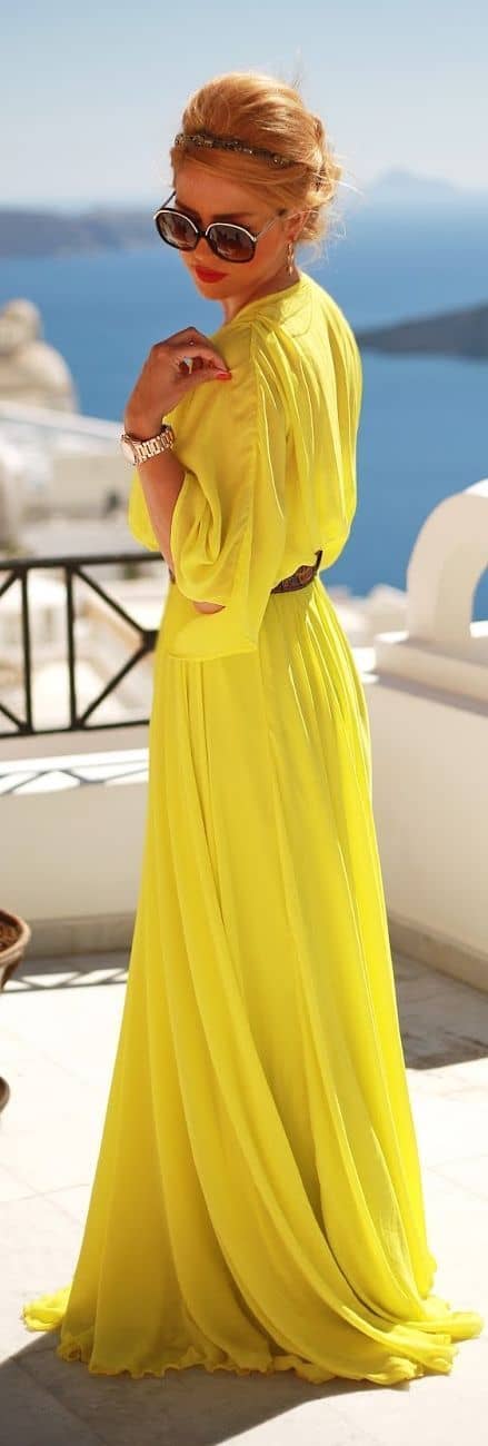what color goes with yellow maxi dress