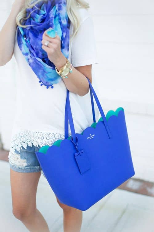 what color goes with royal blue bag