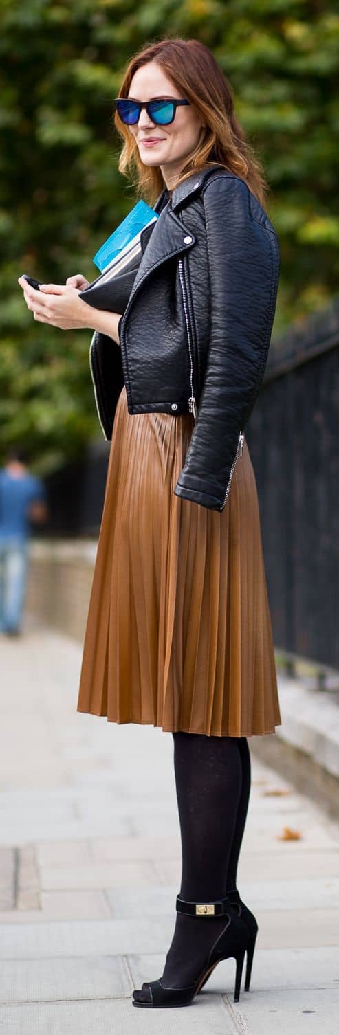 what color goes with camel pleated midi skirt