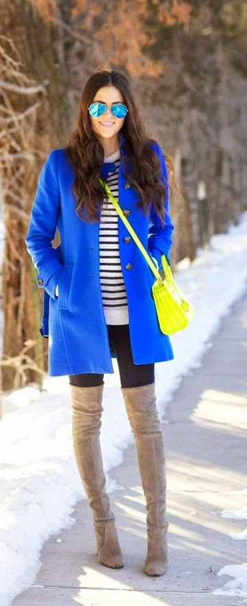 what color goes with cobalt blue coat