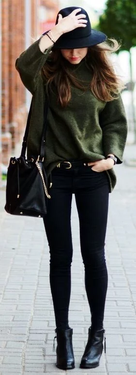 what color goes with olive sweater