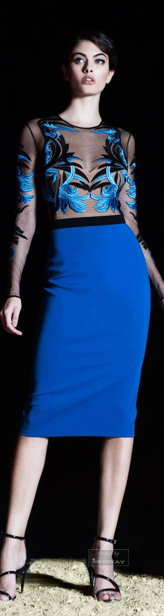 colors that go with royal blue pencil skirt