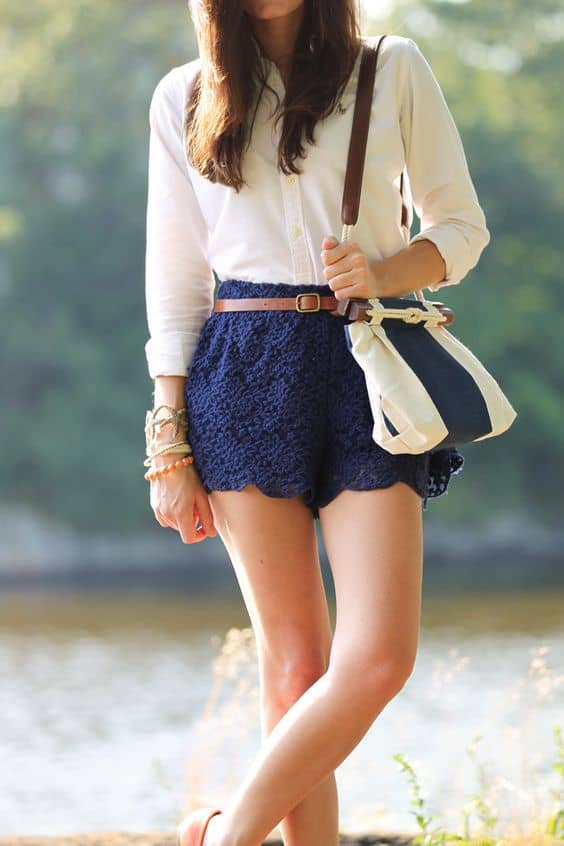 how to wear dark blue lace shorts