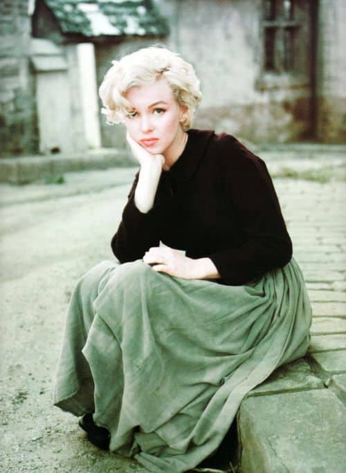 Marilyn in green maxi skirt