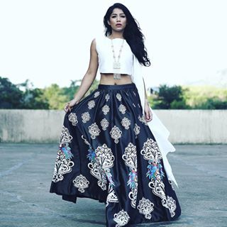 how to wear Indian printed maxi skirt