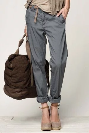 outfit with slate blue boyfriend pants
