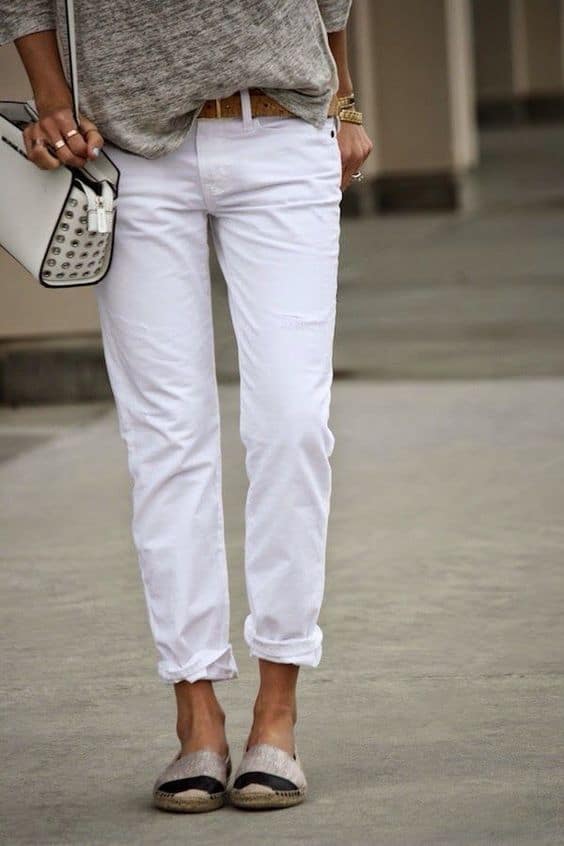 outfit with white boyfriend jeans