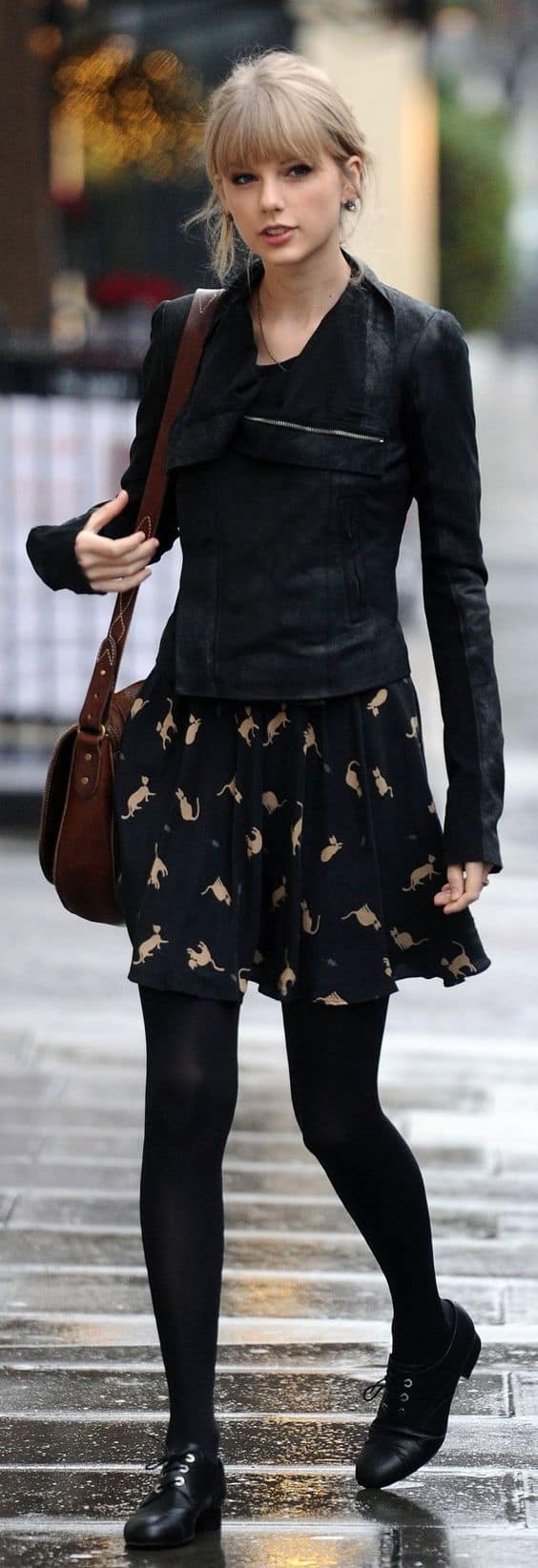 how to wear black oxford shoes and skirt