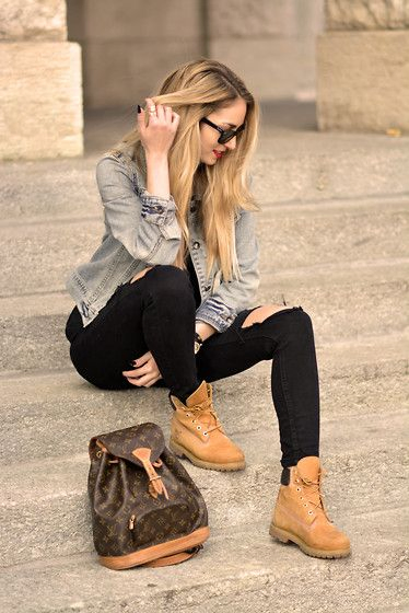 what to wear with light brown and black timberlands