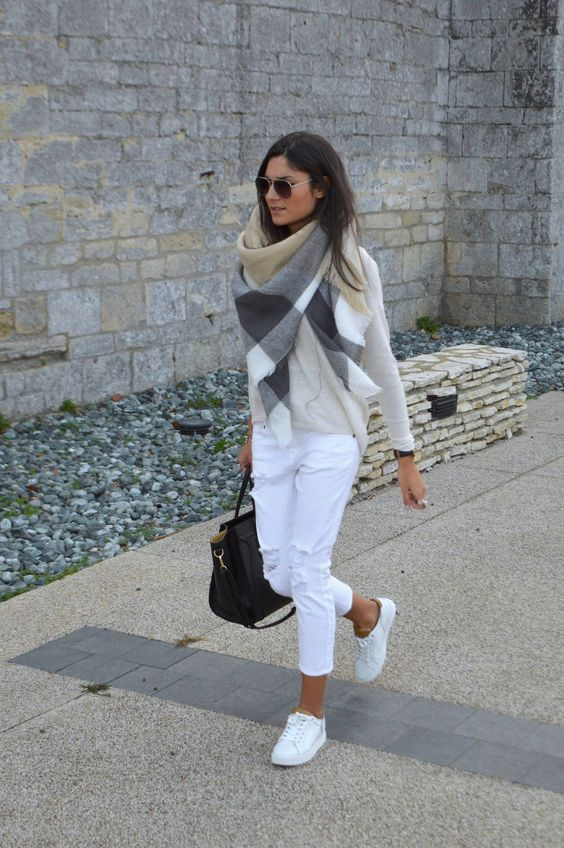 outfit with white jeans and blanket skarf