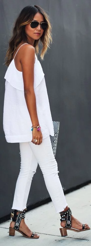 outfit with white jeans and fly-blouse