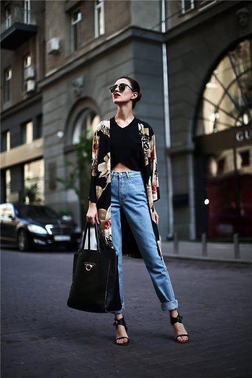 what to wear with mom jeans and black floral print cardigan