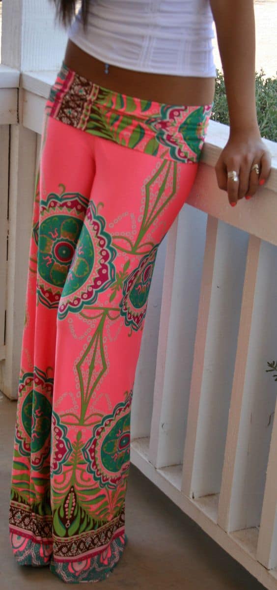 outfit with tribal print pink yoga pants