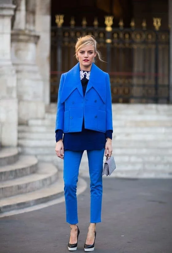 what color goes with electric blue cigarette pants